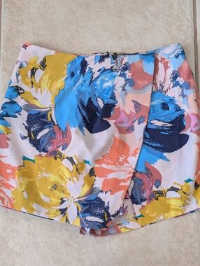 Bebe Floral Print Mini Skort Size 4